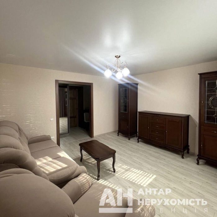 Продам 4 кімн. квартиру,  Центр