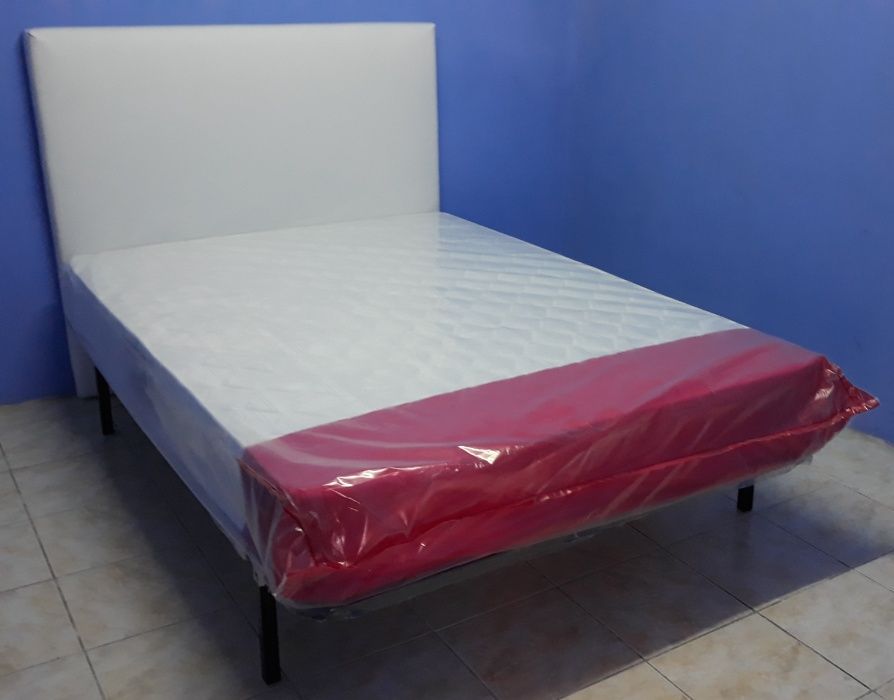 Cama de Casal /// Cabeceira Estofada /// = NOVO =