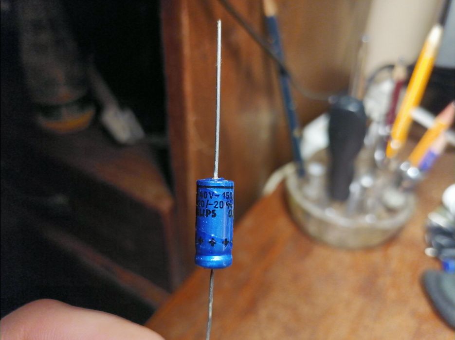 Конденсатори осьові електролітичні PHILIPS 150u 40V +20%/-20%