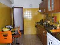 Apartamento T1 com áreas grandes e excelente localização - Mobilado