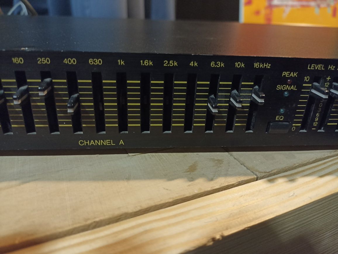 Yamaha graphic equalizer GQ2015A графічний еквалайзер