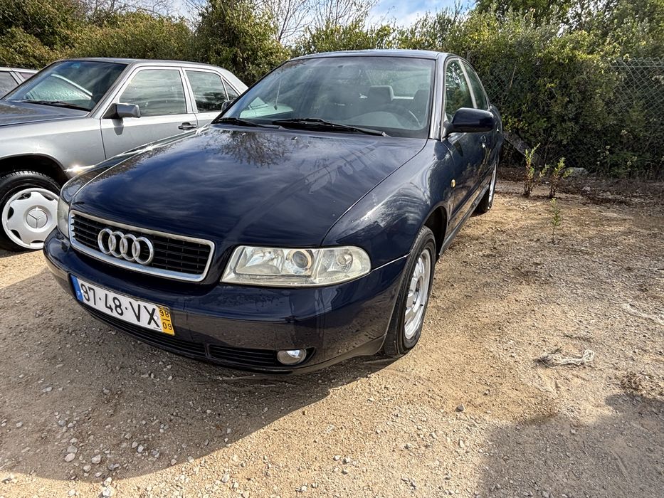 Audi A4 1.9 TDI documentos em Dia