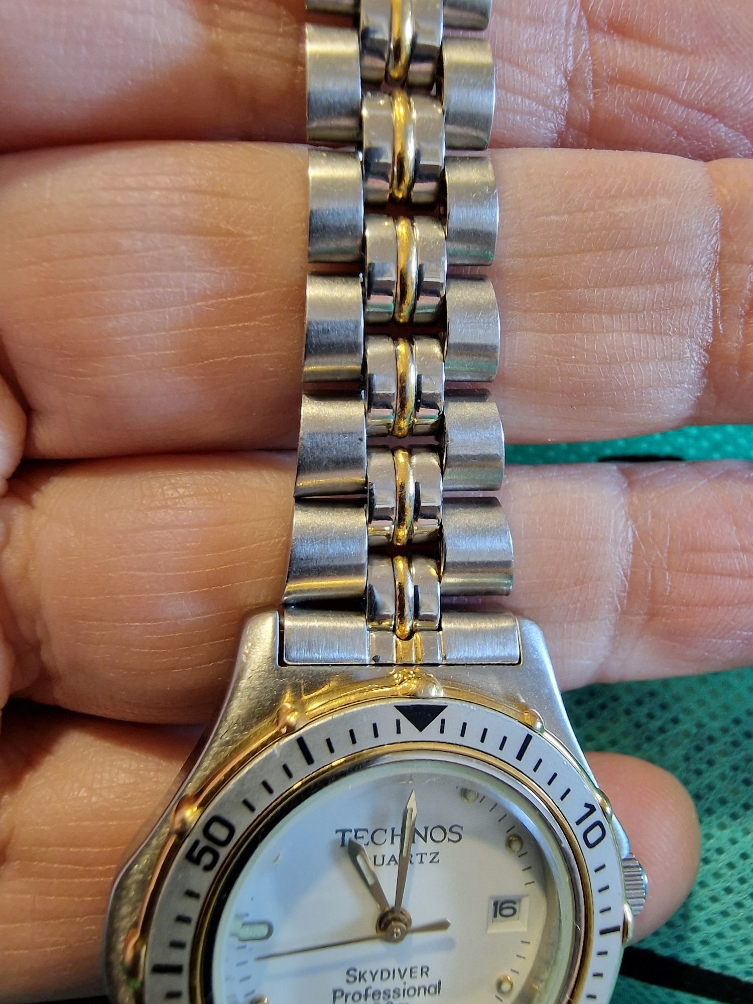 Relógio feminino Technos Sky Diver 150m