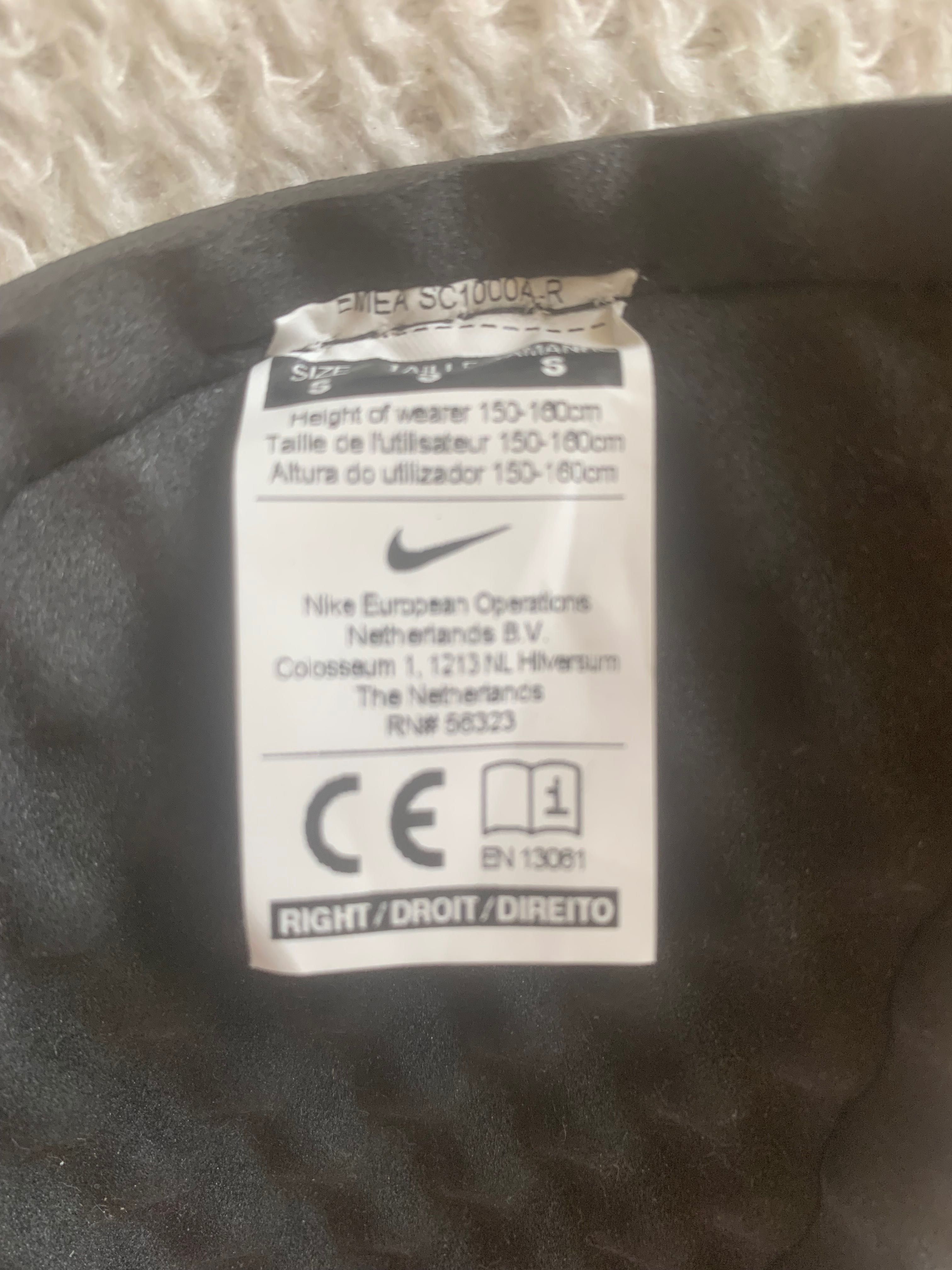 Ochraniacze nagolenniki Merculiar NIKE