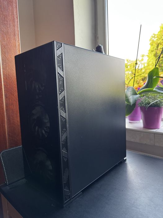 Obudowa Savio Gaming i zasilacz marki Areo Cool