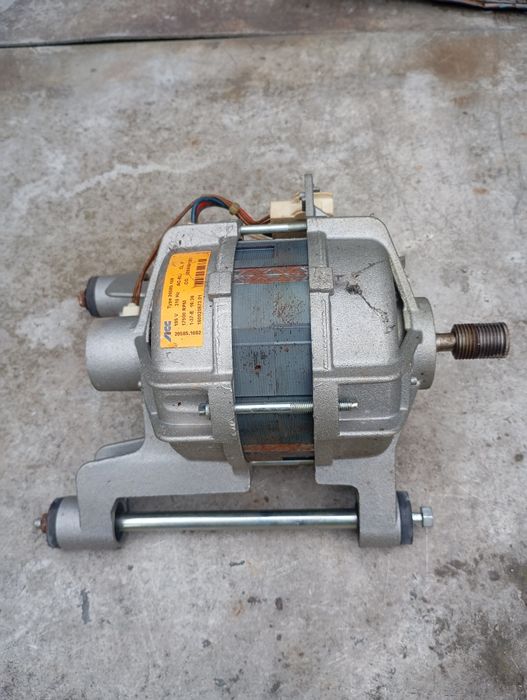 ariston avl 109 пральна на  запчастини