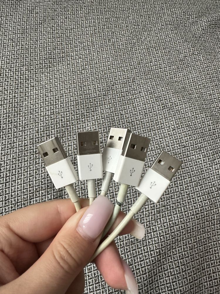 Sprzedam 5 używanych oryginalnych kabli USB A - Lightning