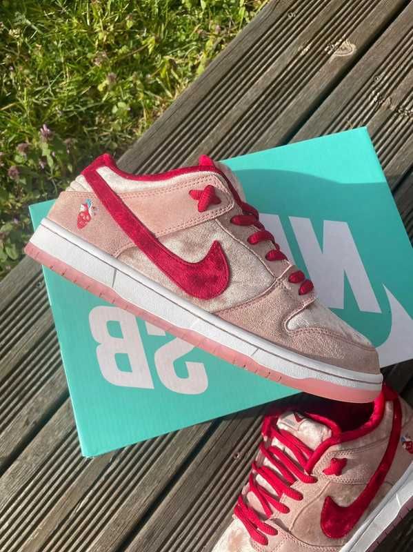 NikeSBDunk Low StrangeLove Skateboards R.43