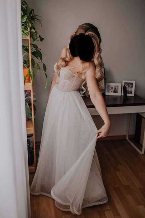 Suknia ślubna szyta na miarę - 38