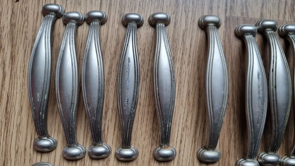Uchwyty meblowe 21 szt 96mm 20 srebrne okrągłe 14 złote okrągłe