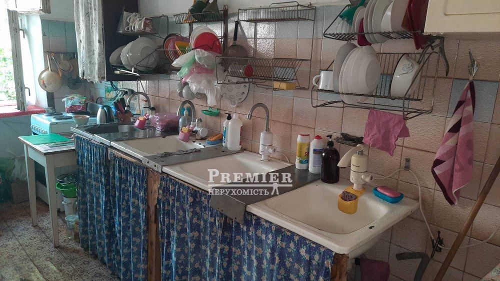 У продажу кімната у комунальній квартирі 18.4 кв.м.