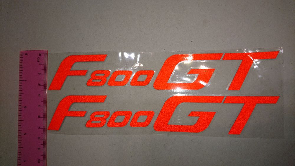 Светоотражающая наклейка на шлем F800GT