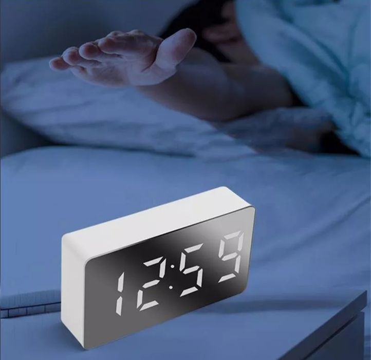 Relógio despertador Led
