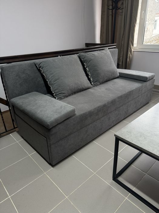 Диван розкладний , вживаний, в ідеальному стані