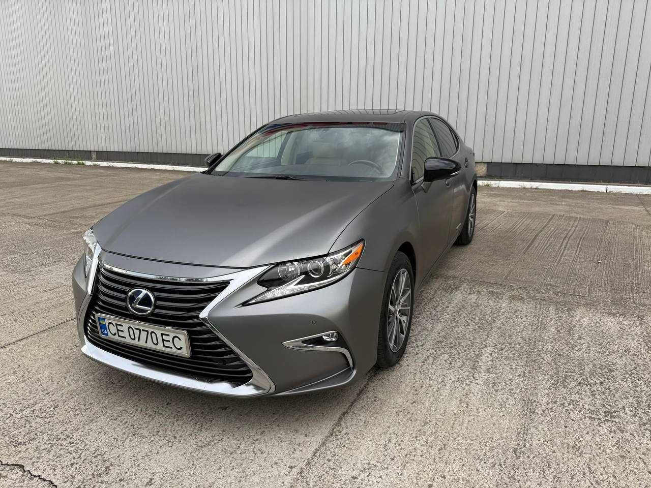 Lexus ES 300H 2016  (23.700$)