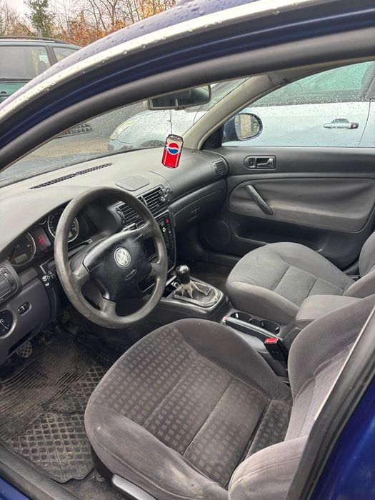 VWPassat B5 lift kombi 1.9tdi 130km 6biegowy 
Sprawny . 
Ważne opłaty