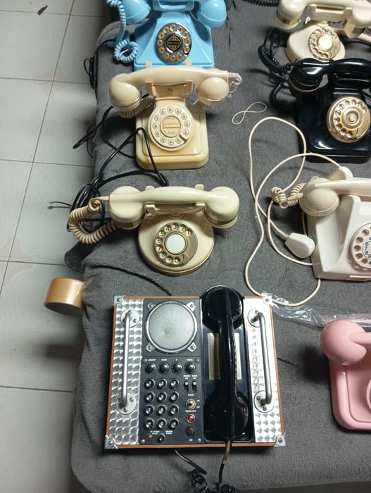 Telefones antigos e vintage