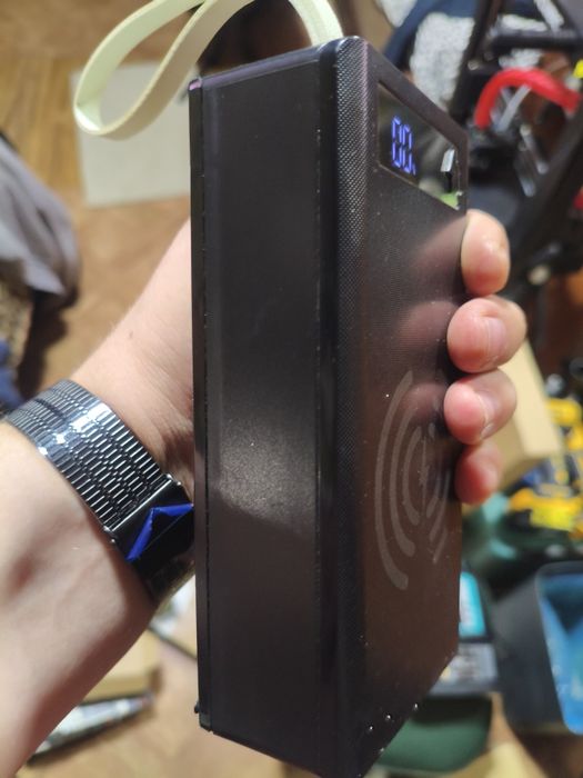 Павербанк 44000 mAh. 5 портов, скоростная зарядка.