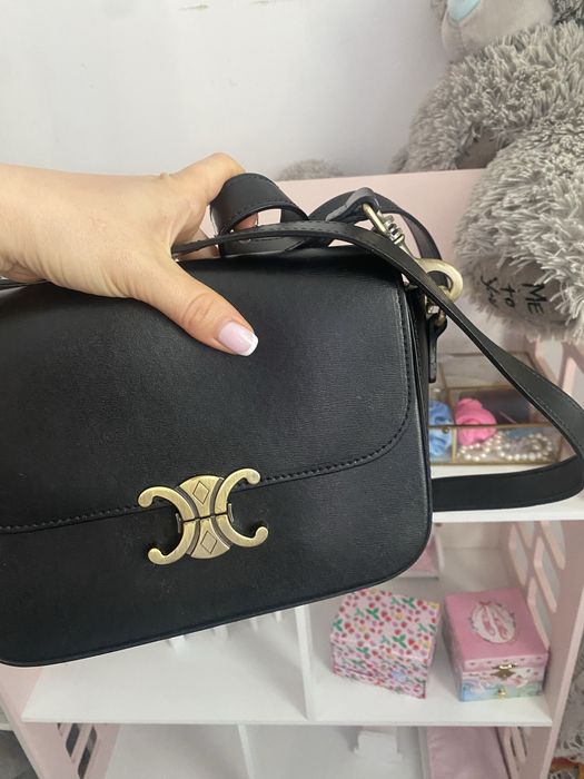 Чорна шкіряна сумка ідеальна