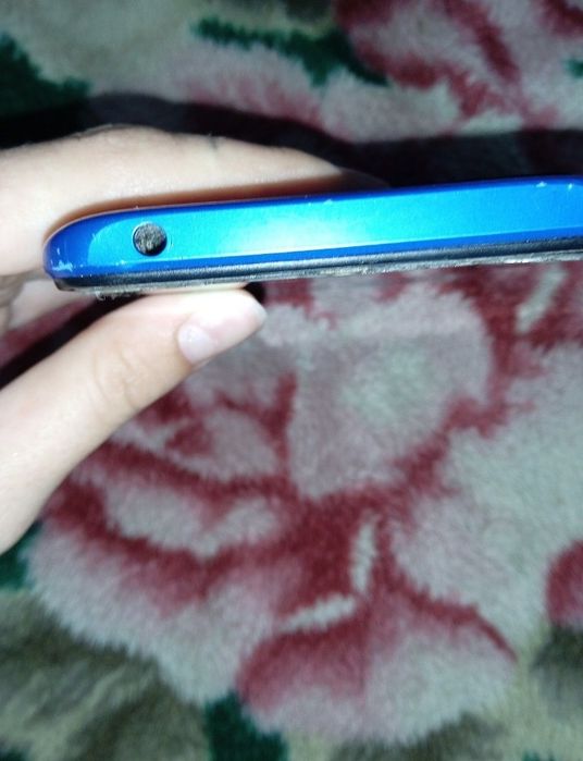 Срочно продам телефон redmi 9C