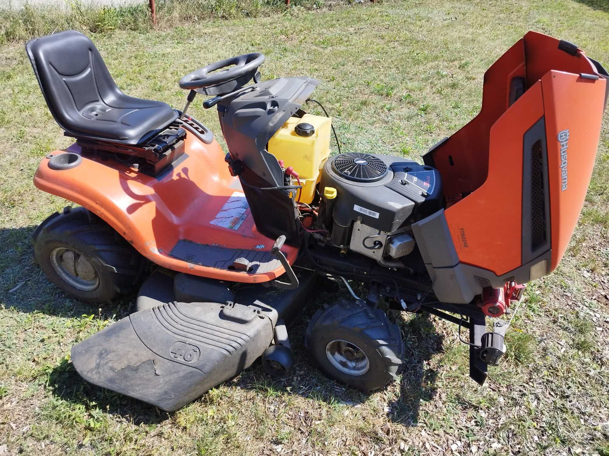 Traktorek Husqvarna Automat YTH2246 22km