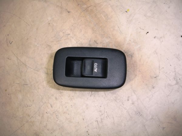 Comando / botão / interruptor vidros trás direito TOYOTA Auris Hatchba