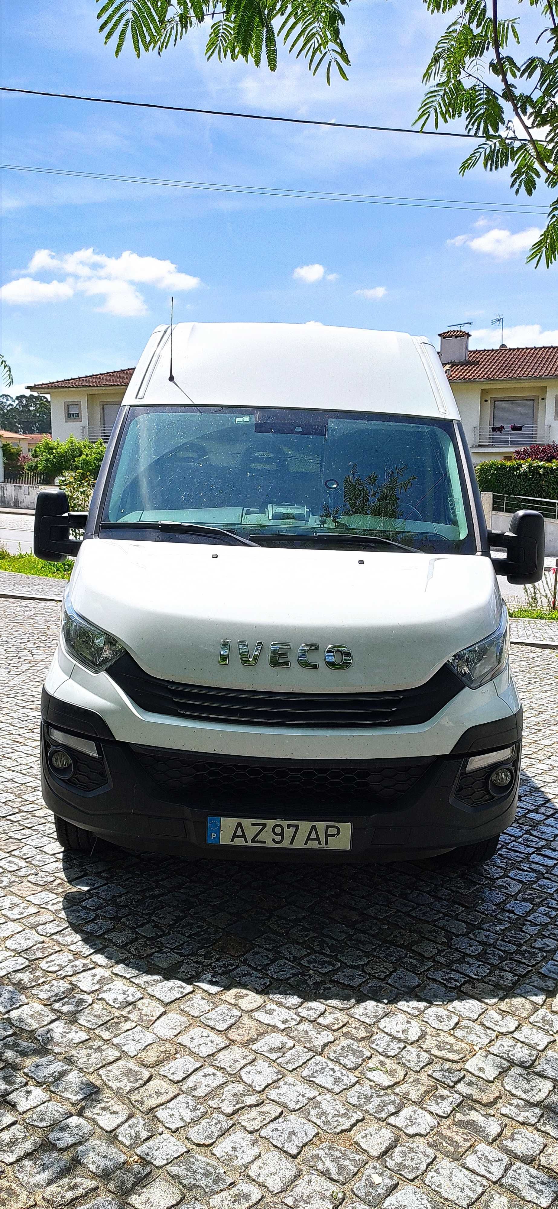 Iveco Daily 35-180(3.0) Hi-Matic (isotérmica c/plataforma)