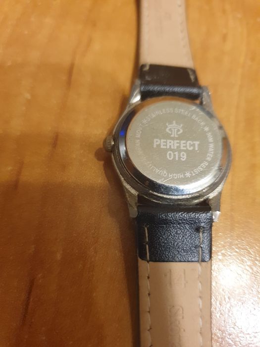 Zegarek damski "Perfect 19"