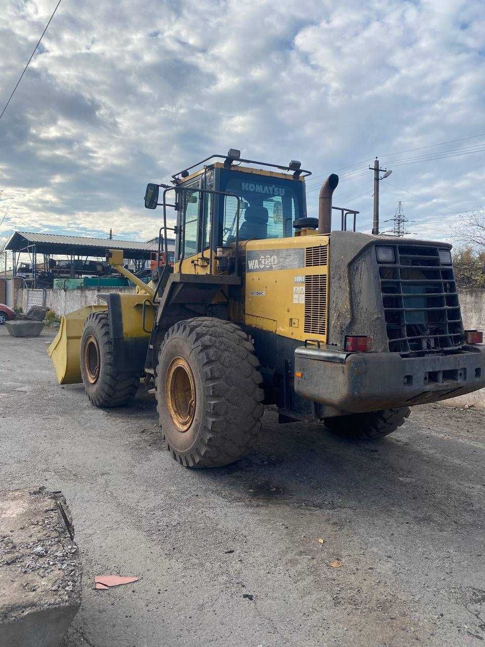 Навантажувач Komatsu WA380-6