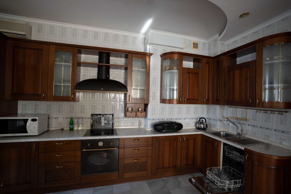 Продам 3кімнатну на вул. Дмитрівський 13а Цирк Золотоустівська