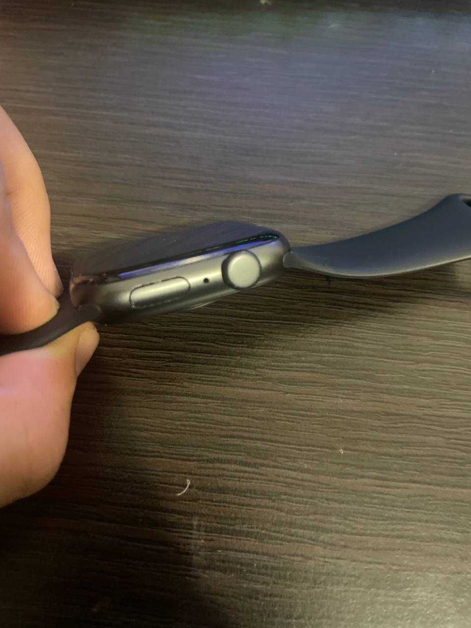 Apple watch SE (не робочий)