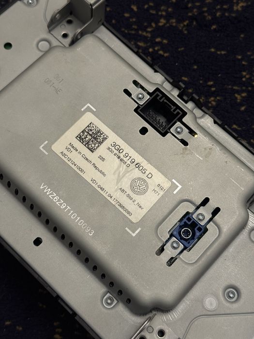 Монитор екран мультимедія оригінальна Volkswagen Passat B8 Golf 7