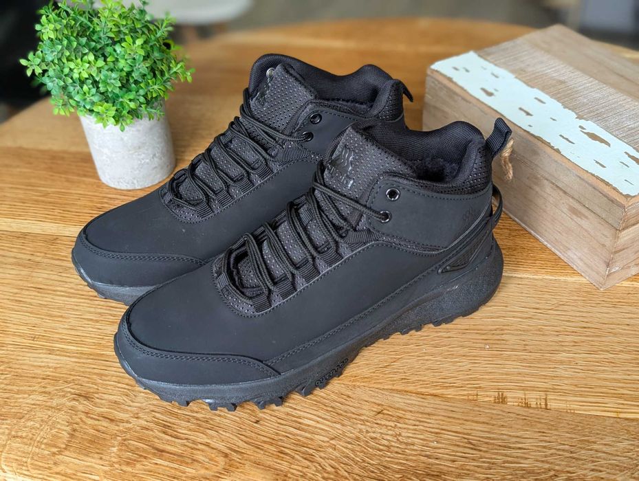 Чоловічі зимові кросівки черевики теплі і комфортні. водонепроникні
