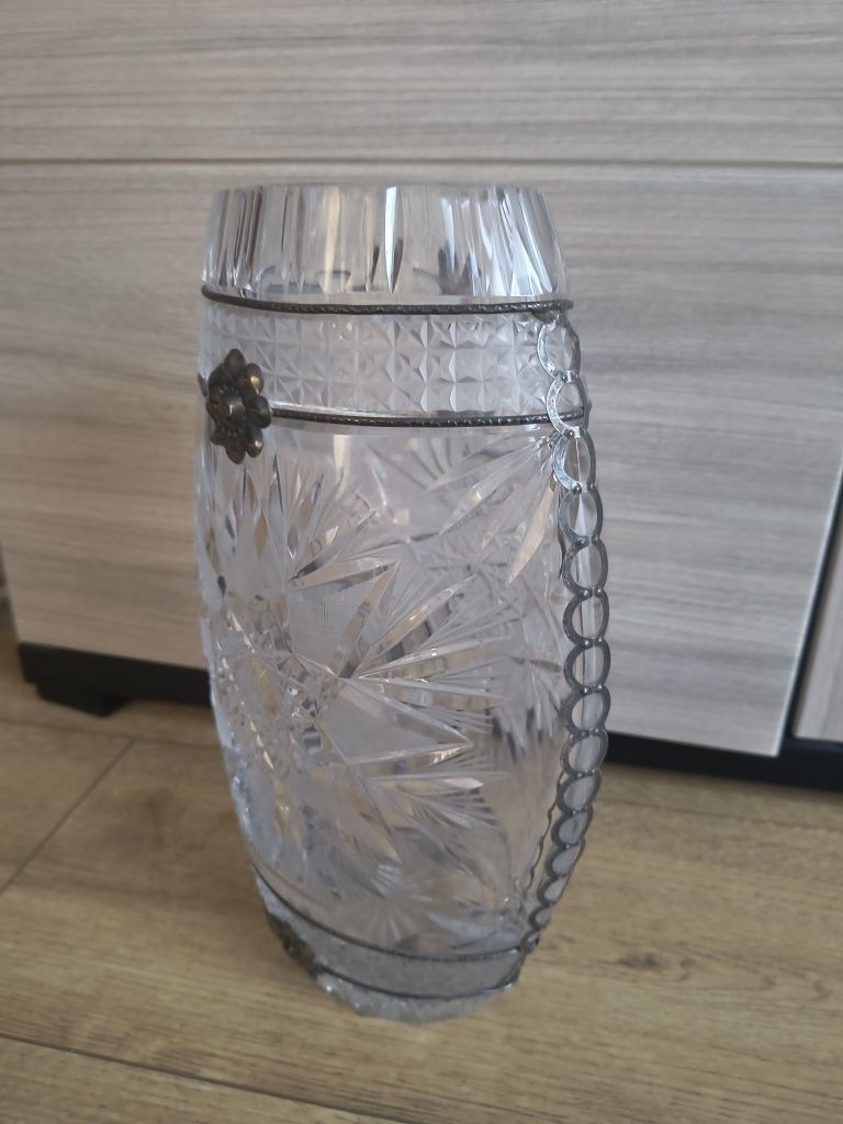 Piękny wazon kryształowy z okuciem