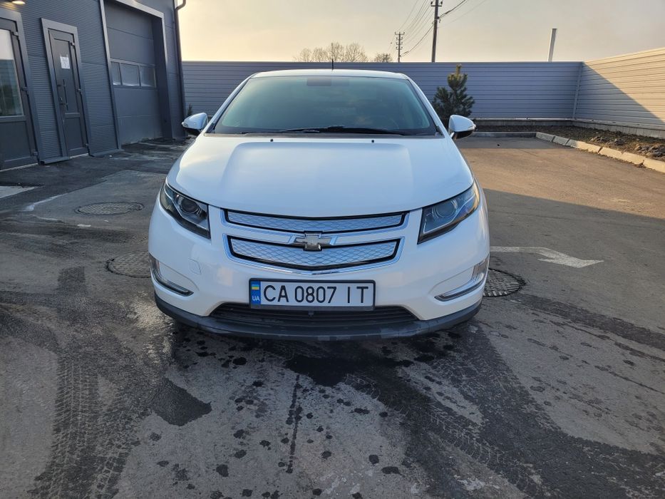 Підзаряжаємий гібрид ШЕВРОЛЕ VOLT