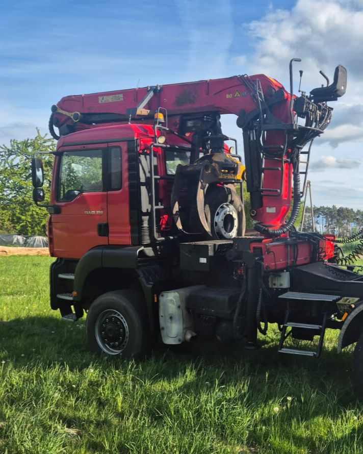 MAN 6x6 z dźwigiem