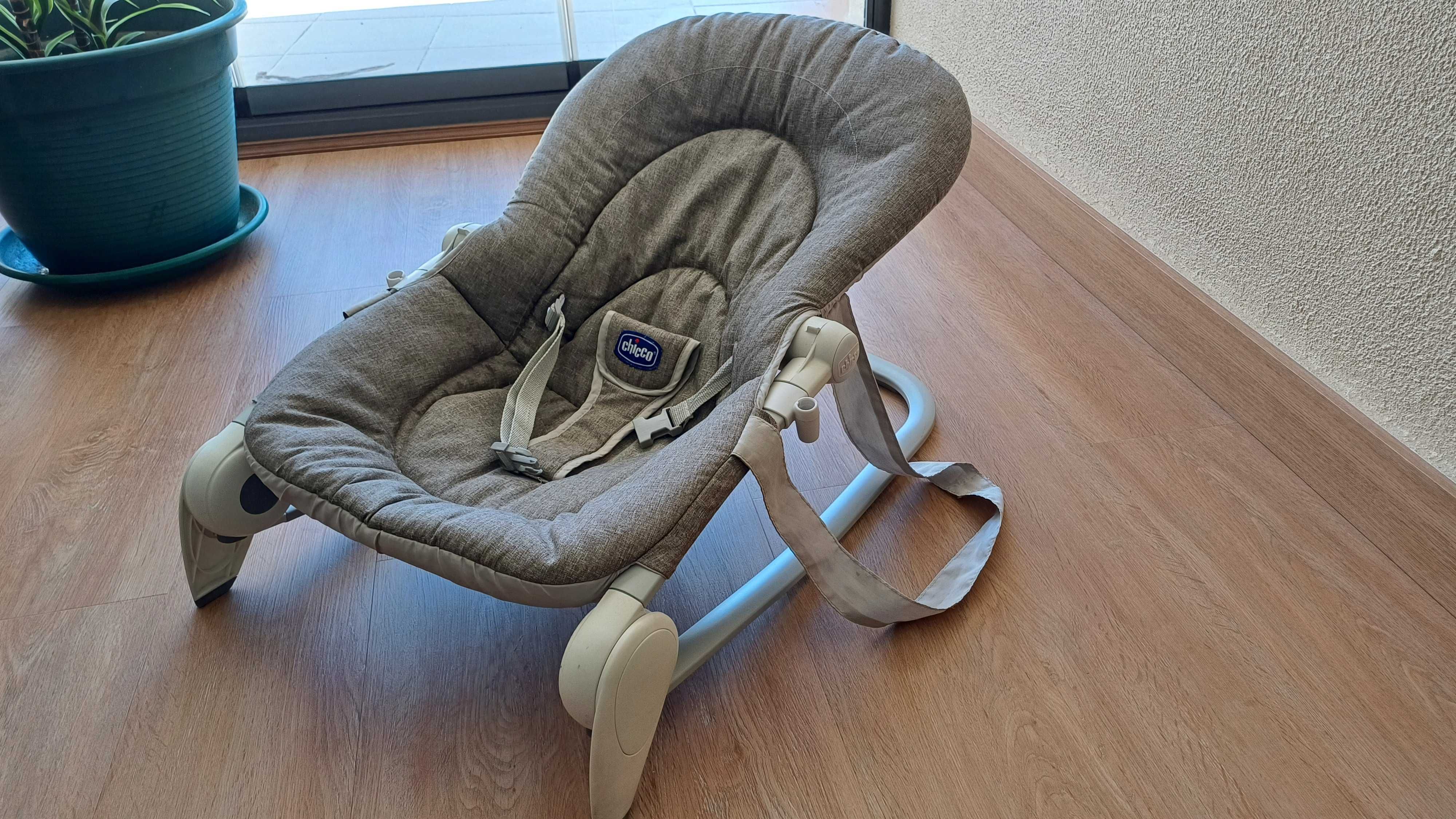 Espreguiçadeira bébé Hooplá Titanium Chicco - Como nova