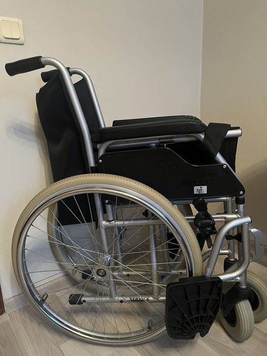 Складний інвалідний візок 43см Meyra 3.600