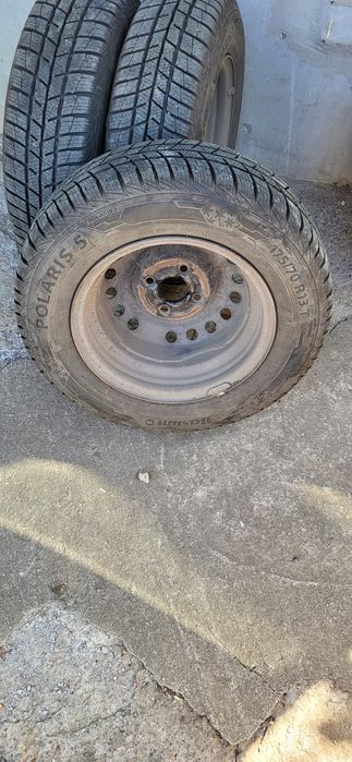 Продам зимнюю резину Барум 175/70 R13 с дисками