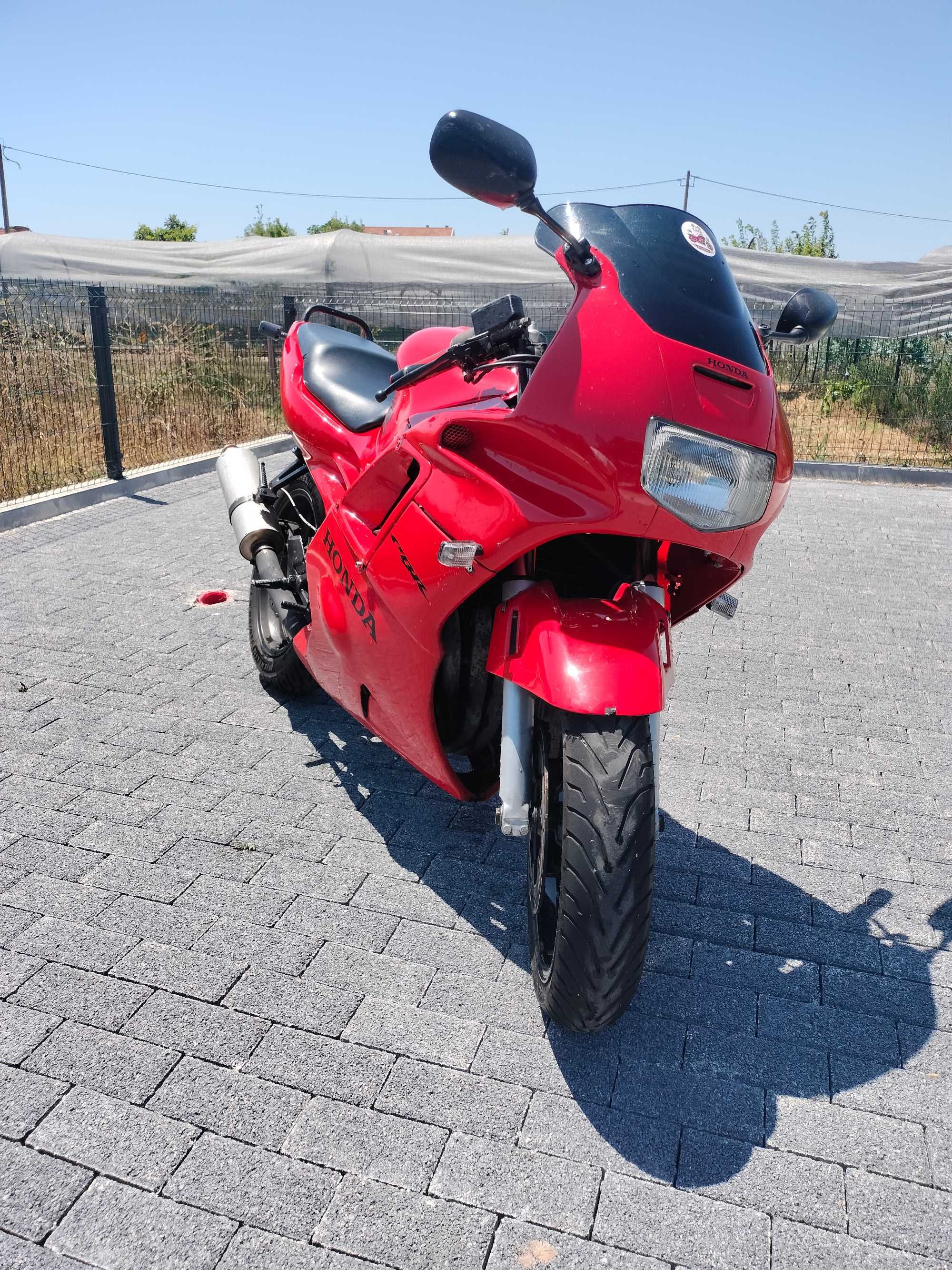 Clássico Honda CBR 600 F