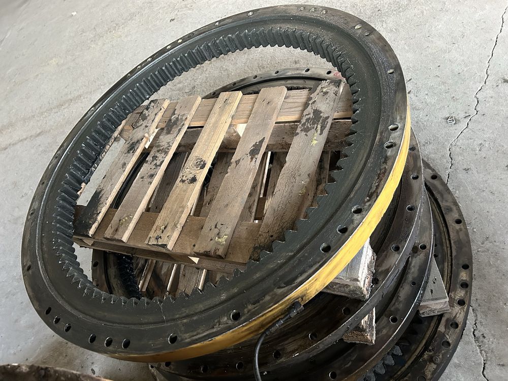 Wieniec obrotu koparka Cat 313D - części do cat 313D