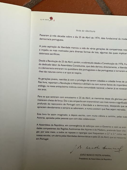 Livro sobre o 25 de Abril