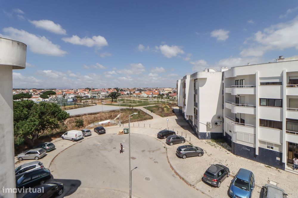 Apartamento T3 na Charneca Caparica com Vista Mar