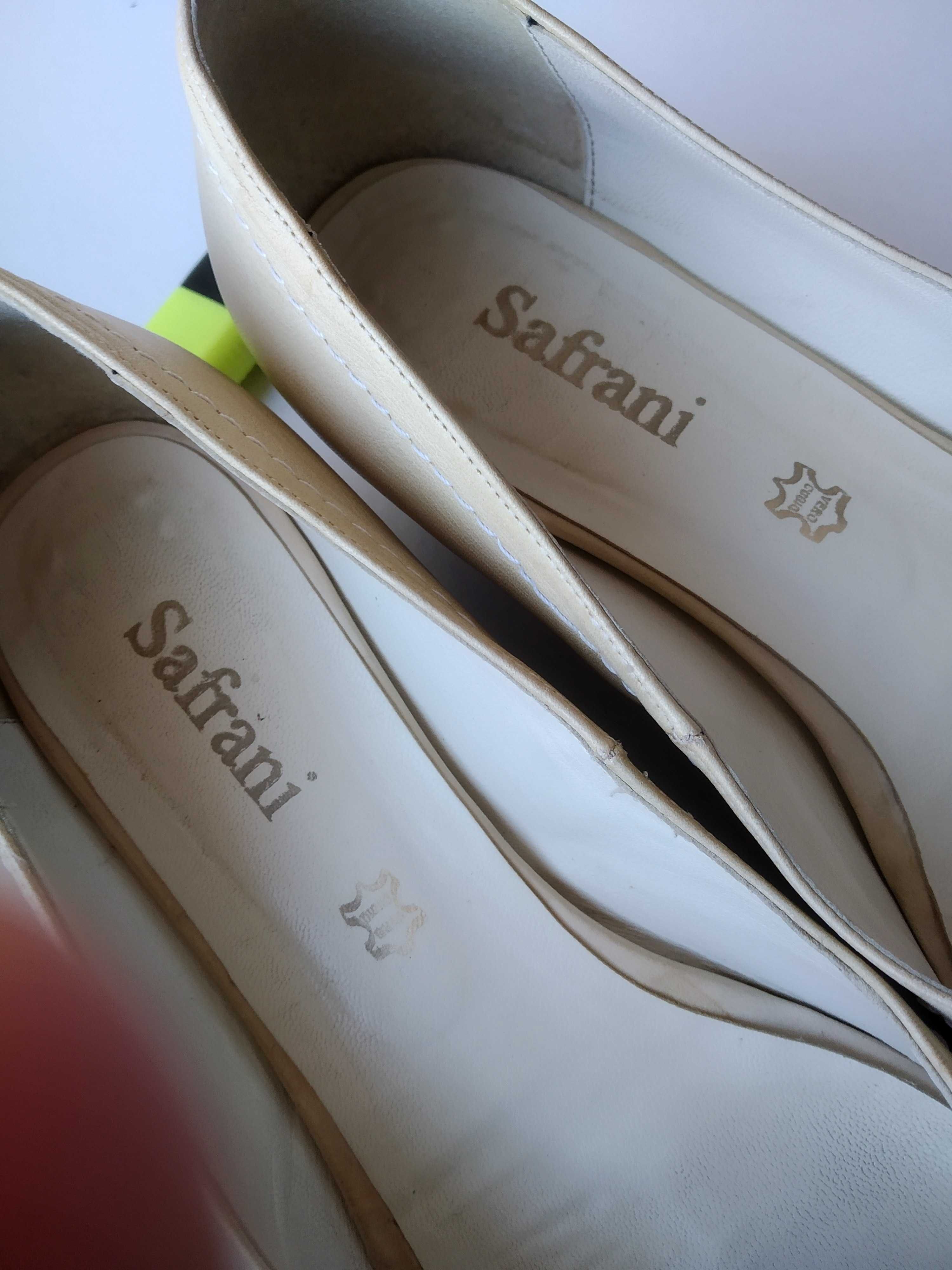 Czółenka na koturnie skórzane Safrani 38 odkryte palce