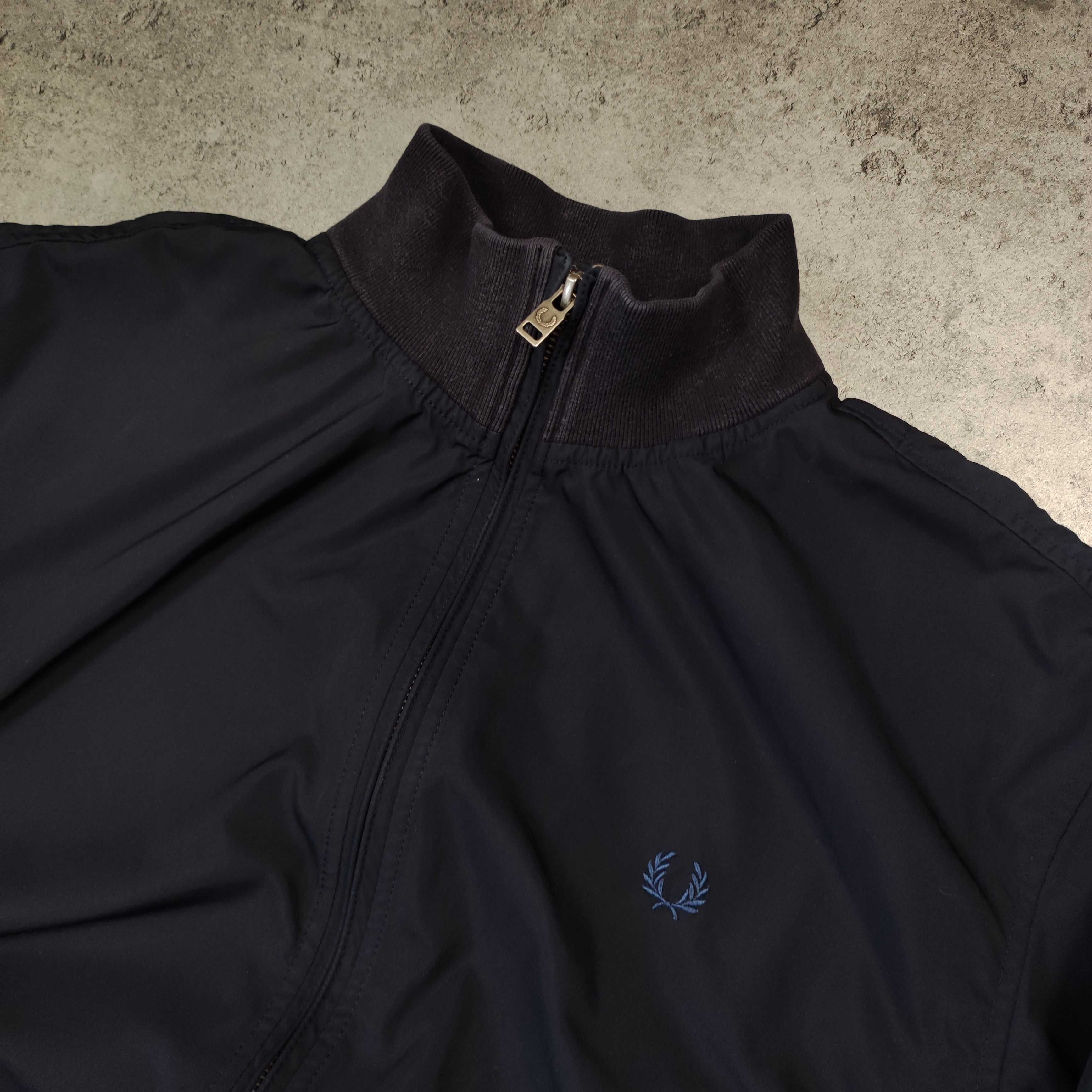 MĘSKA PREMIUM Kurtka Lekka Wiatrówka Granatowa Casuals Fred Perry Logo