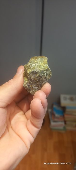Minerały lelingit
