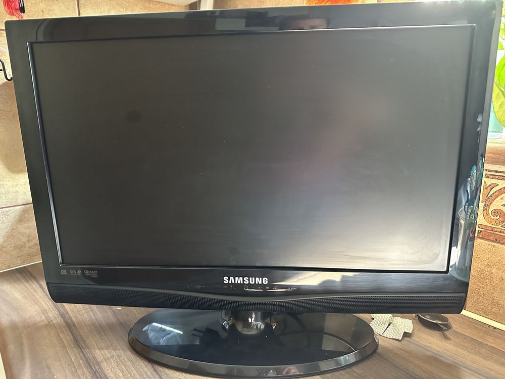 Tv samsung 22 całe raz działa raz nie