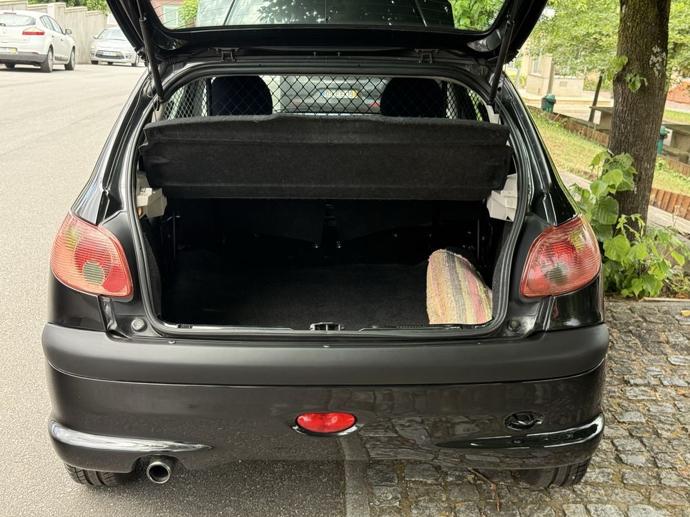 Peugeot 206 1.4 HDi - 2004 | Nacional | Muito Bom Estado