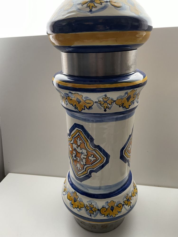 Fonte torre de cerveja completa