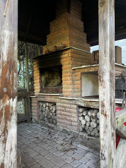 Затишний заміський будинок із каміном та атмосферою мисливського дому!